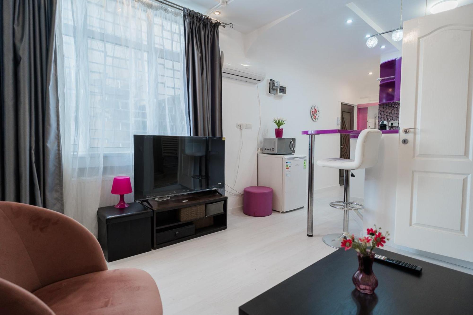 Ultra Central White & Lila Studio Bukurešť Exteriér fotografie